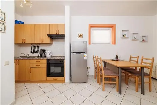 Apartman Julija Povile